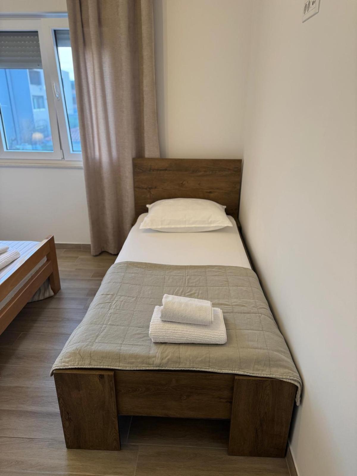 Ema Apartment *